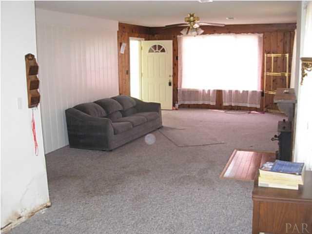 420 Labree Road Pensacola, FL 32507 - Photo 5 of 7