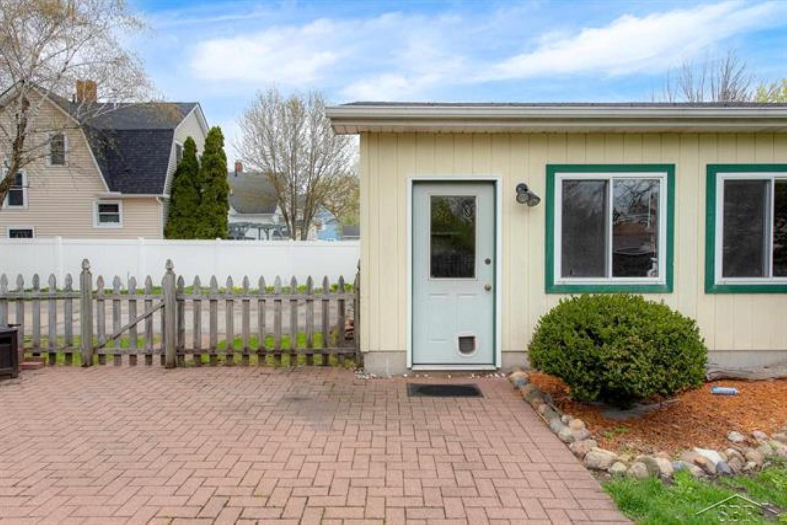 2152 6th Street Bay City, MI 48708 - Photo 38 of 46 50174004-7568fd7b-dc09-4a3f-88b3-ae8c6ab3db84.JPG