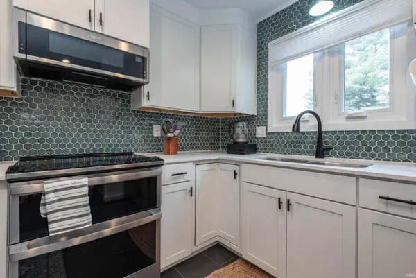 $234,400 | 9401 South Pointe Retreat Drive, Bloomington, IN 47401