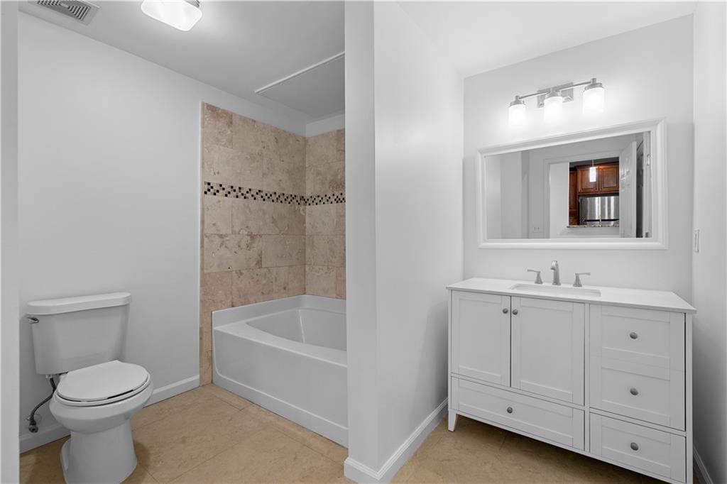 2700 Pine Tree Road Northeast, Unit 2104 Atlanta, GA 30324 - Photo 18 of 44 Gallery Image 18