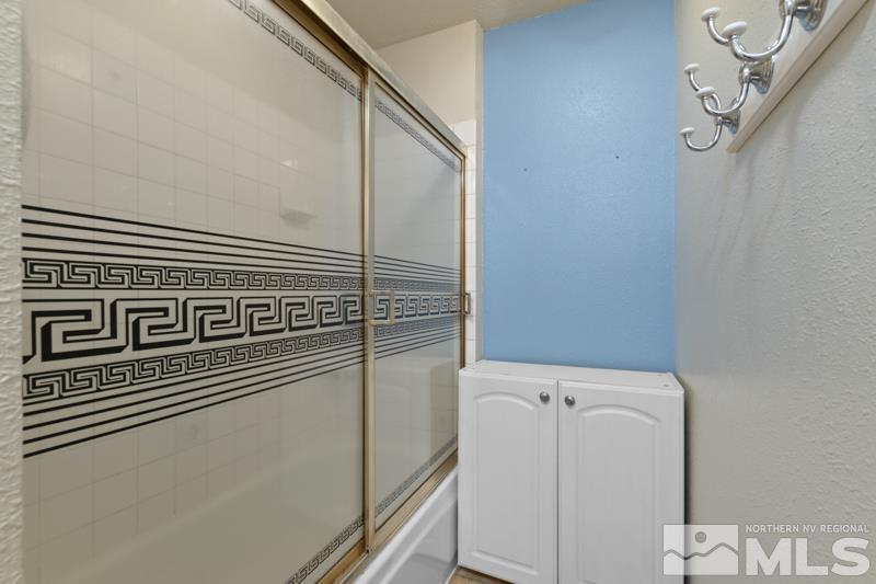 2920 Bullfrog Road Reno, NV 89521 - Photo 28 of 40 a view of a utility room with dryer and washer