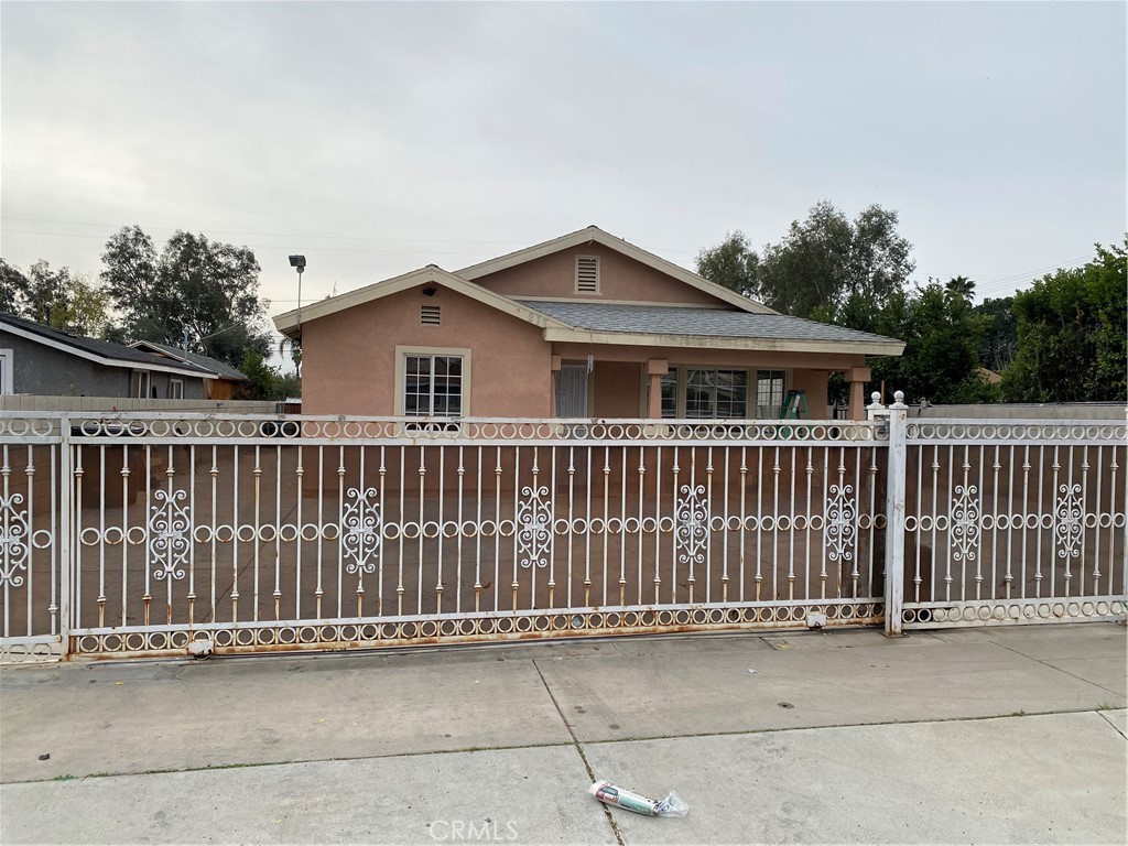 217 East 5th Street Perris, CA 92570 - Photo 1 of 9