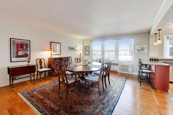 $549,000 | 1585 Ridge Avenue, Unit 505, Evanston, IL 60201