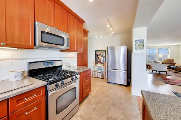 $549,000 | 1585 Ridge Avenue, Unit 505, Evanston, IL 60201
