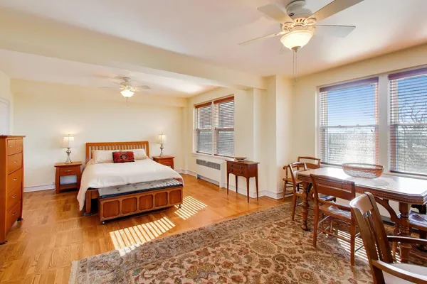 $549,000 | 1585 Ridge Avenue, Unit 505, Evanston, IL 60201