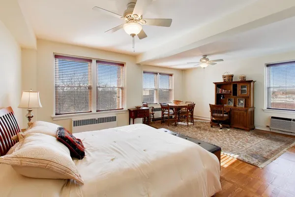 $549,000 | 1585 Ridge Avenue, Unit 505, Evanston, IL 60201