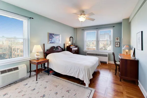$549,000 | 1585 Ridge Avenue, Unit 505, Evanston, IL 60201