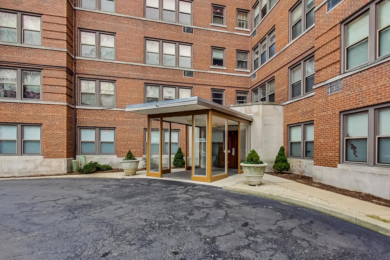 1585 Ridge Avenue, Unit 505 Evanston, IL 60201 - Photo 3 of 27