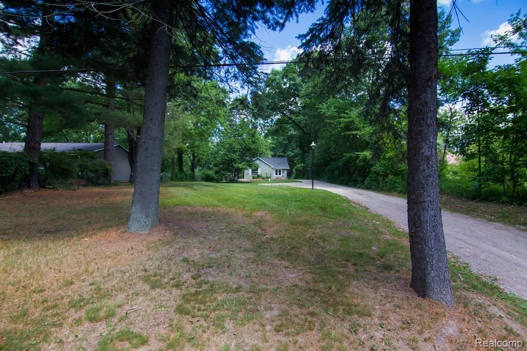 7785 Haley Road White Lake, MI 48383 - Photo 17 of 81 IMG_6166.jpg