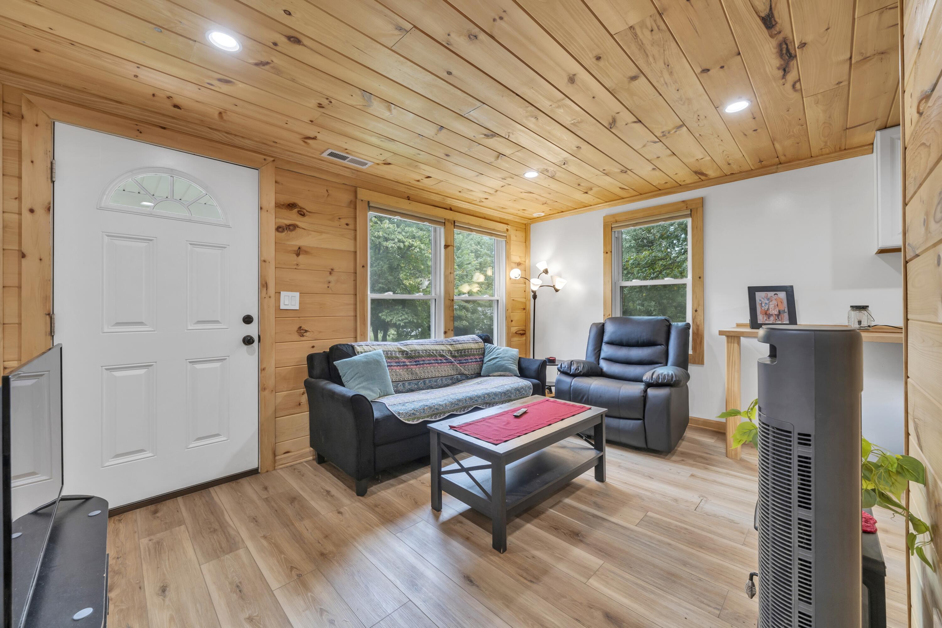 809 John Arthur Road Boones Mill, VA 24065 - Photo 10 of 31 07-MIB04617-R5