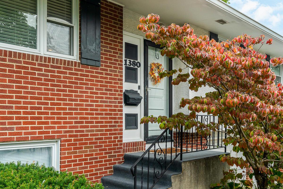 1380 Thurell Road Columbus, OH 43229 - Photo 2 of 27 Front