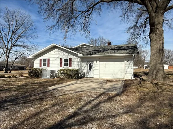 $262,000 | 792 South 196th Street, Pittsburg, KS 66762
