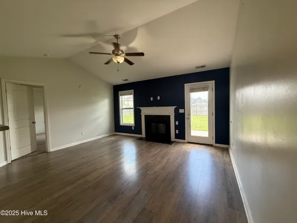 $1,750 | 100 Stonewater Lane, Jacksonville, NC 28546