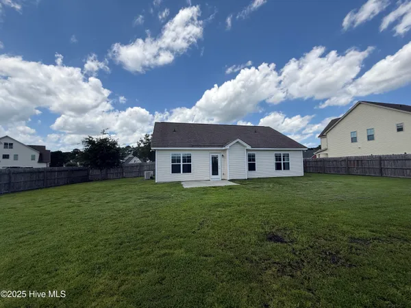 $1,750 | 100 Stonewater Lane, Jacksonville, NC 28546