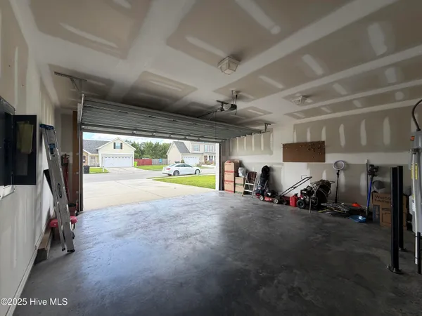 $1,750 | 100 Stonewater Lane, Jacksonville, NC 28546