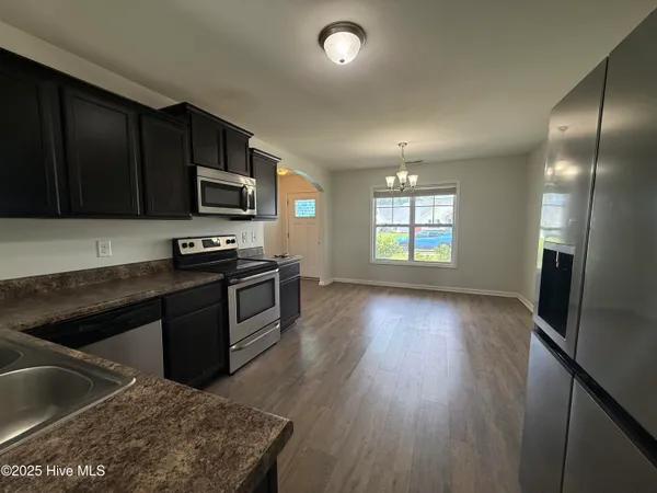 $1,750 | 100 Stonewater Lane, Jacksonville, NC 28546