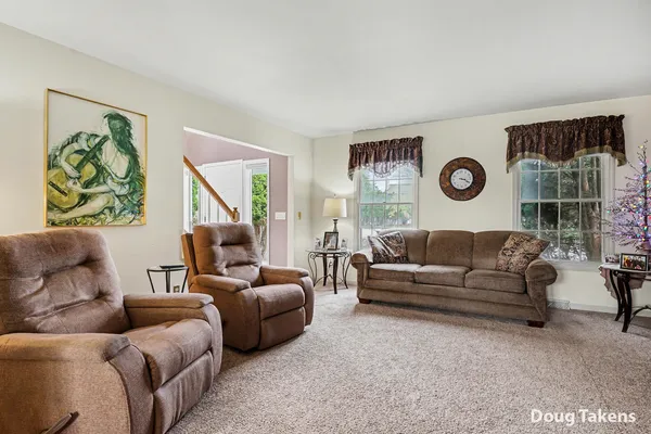 $459,000 | 5381 Bunker Hill Court Southeast, Kentwood, MI 49508