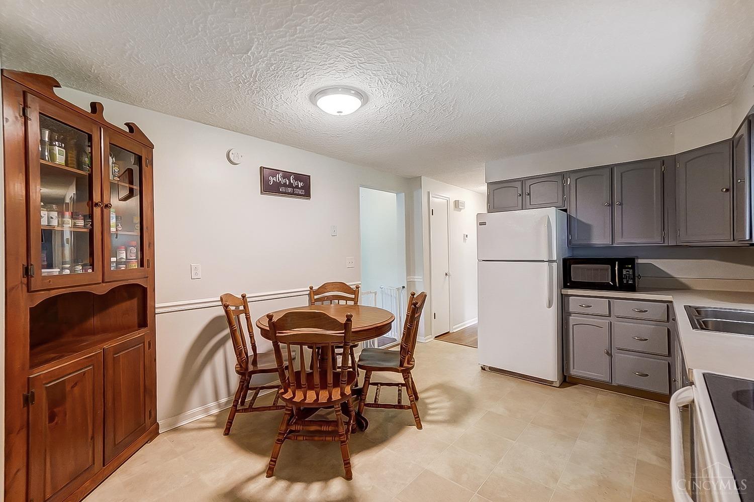6886 Taylor Road Cincinnati, OH 45248 - Photo 10 of 32