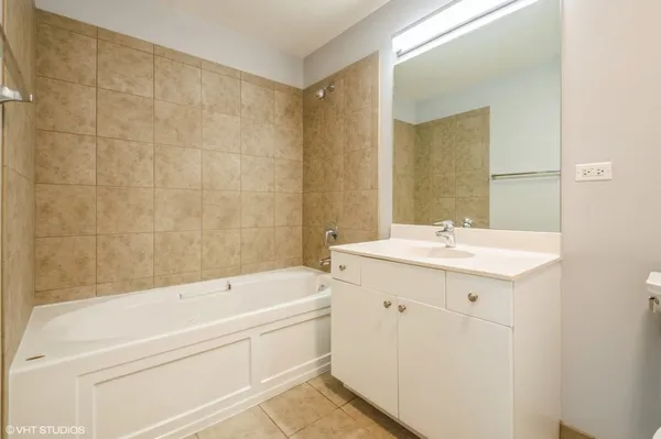 $2,200 | 235 West Van Buren Street, Unit 1421, Chicago, IL 60607