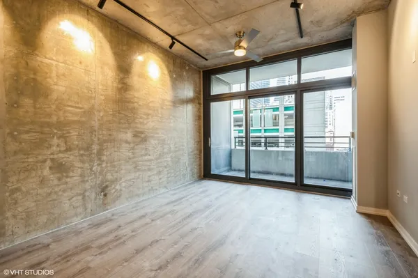 $2,200 | 235 West Van Buren Street, Unit 1421, Chicago, IL 60607