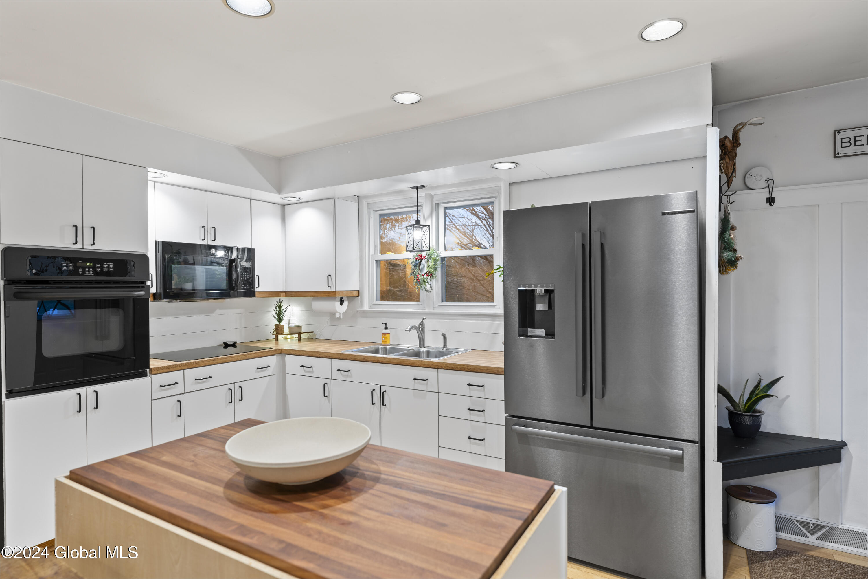 1602 Spring Avenue Wynantskill, NY 12198 - Photo 13 of 43 DSC00758