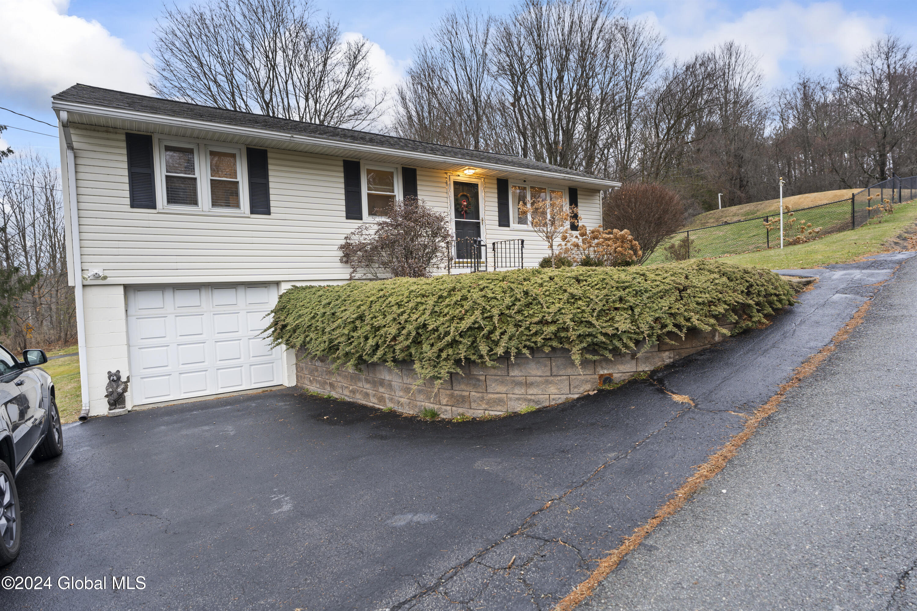 1602 Spring Avenue Wynantskill, NY 12198 - Photo 3 of 43 DSC00704