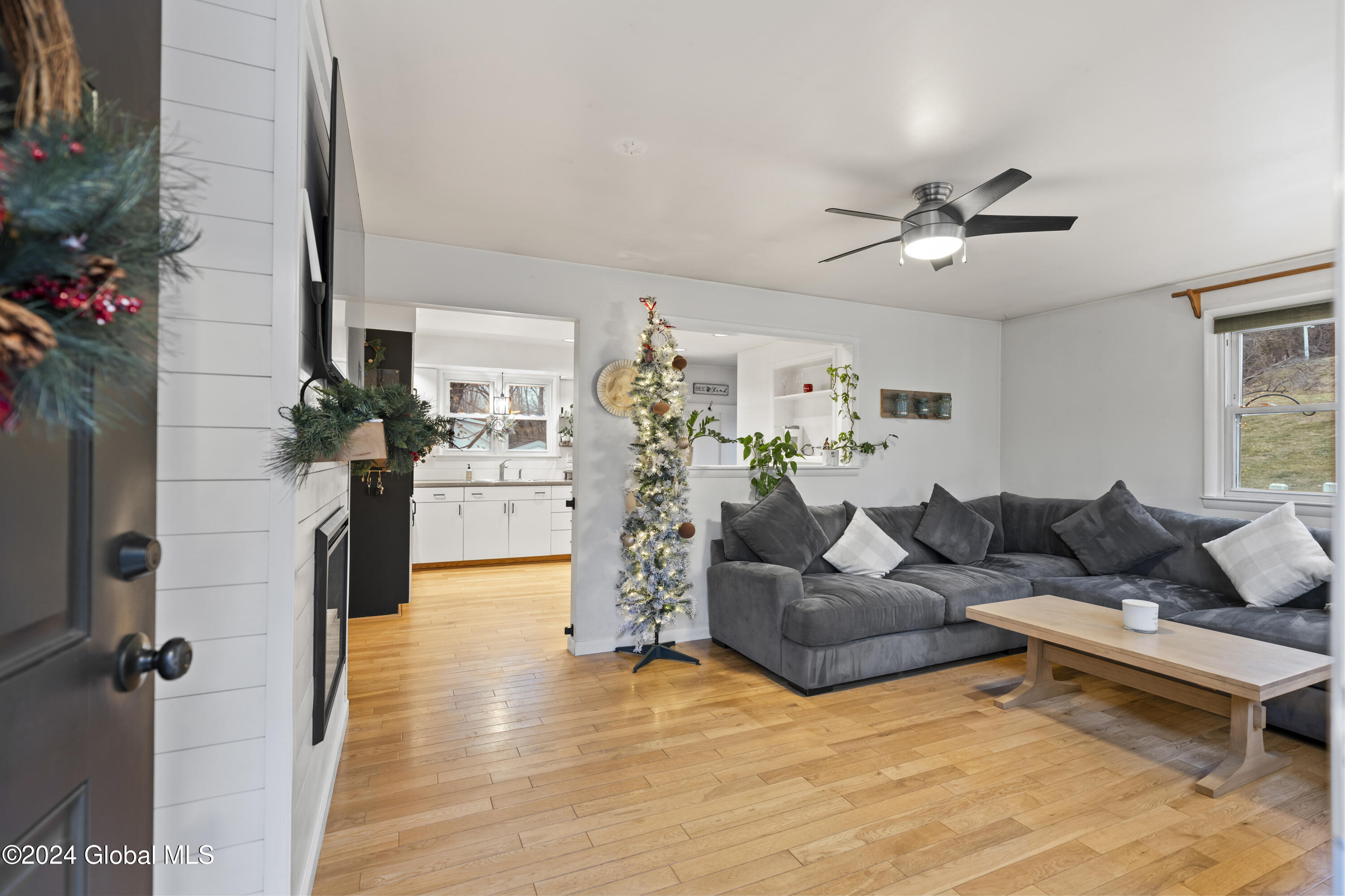 1602 Spring Avenue Wynantskill, NY 12198 - Photo 4 of 43 DSC00734