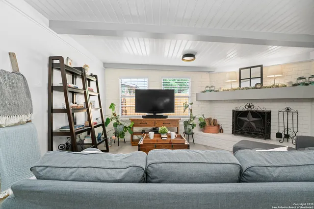 $382,000 | 351 Barbara Drive, San Antonio, TX 78216