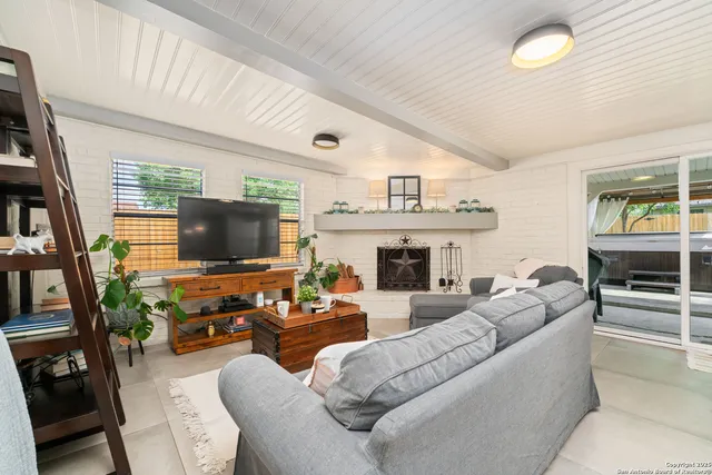 $382,000 | 351 Barbara Drive, San Antonio, TX 78216