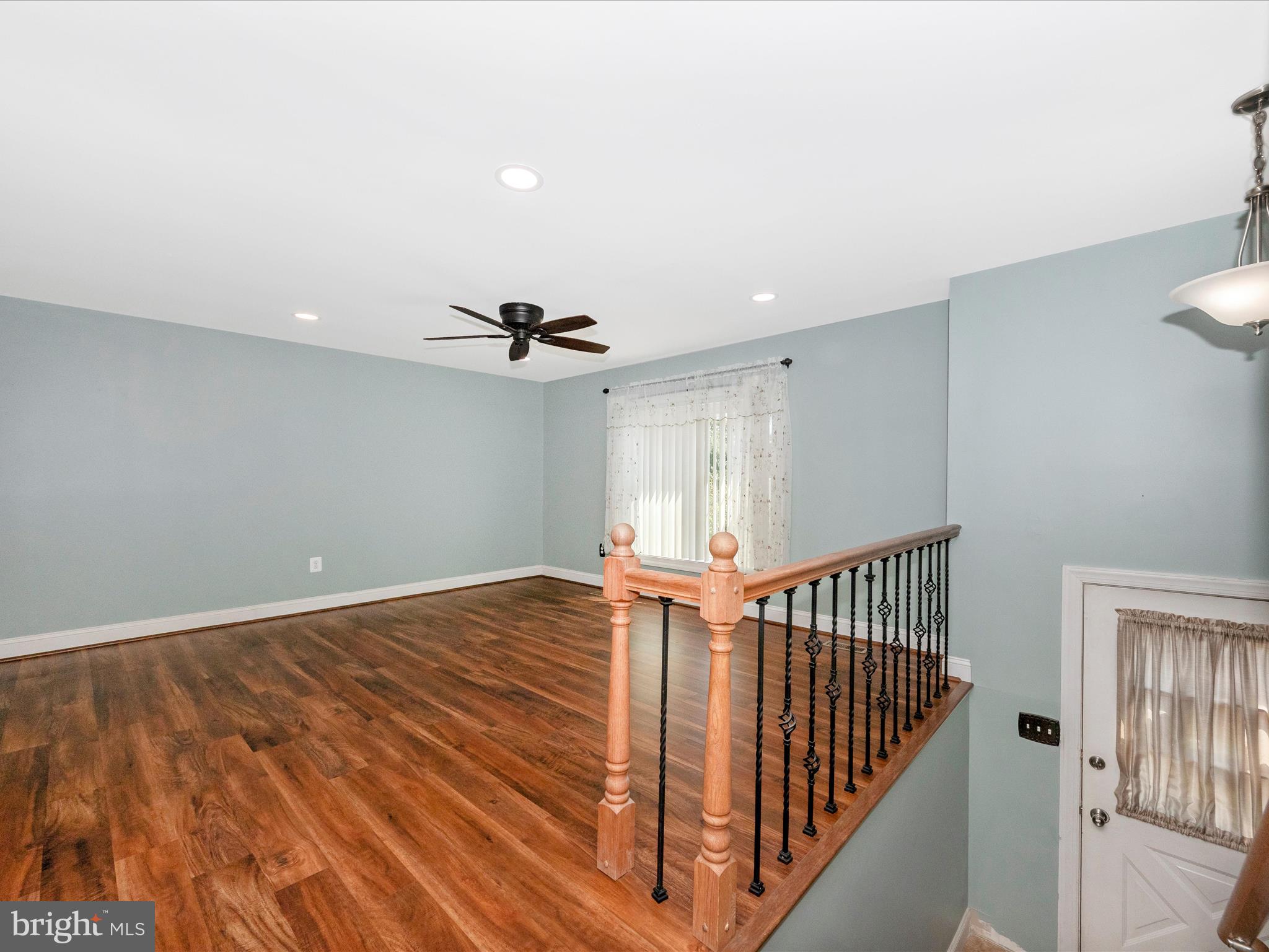 8606 Cottington Road Nottingham, MD 21236 - Photo 5 of 53 Living Room