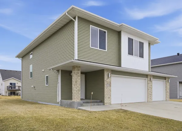 $414,900 | 1119 29th Avenue West, West Fargo, ND 58078