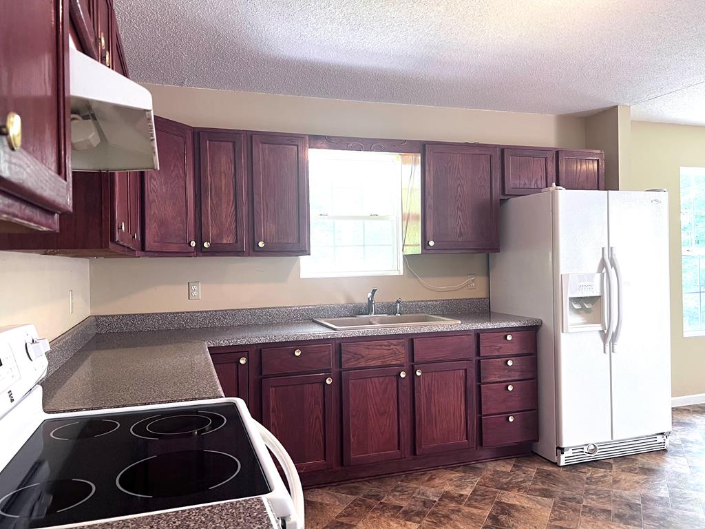1144 Ben Hill Road Dalton, GA 30721 - Photo 4 of 26 Gallery Image 4