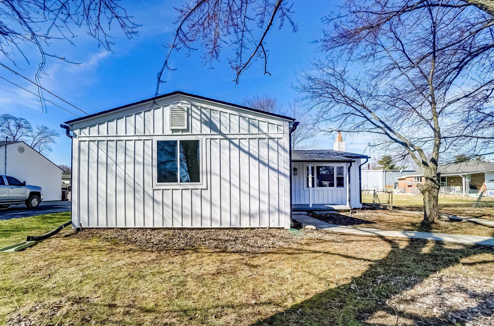30 Cadillac Road Southwest Pataskala, OH 43062 - Photo 2 of 43 009