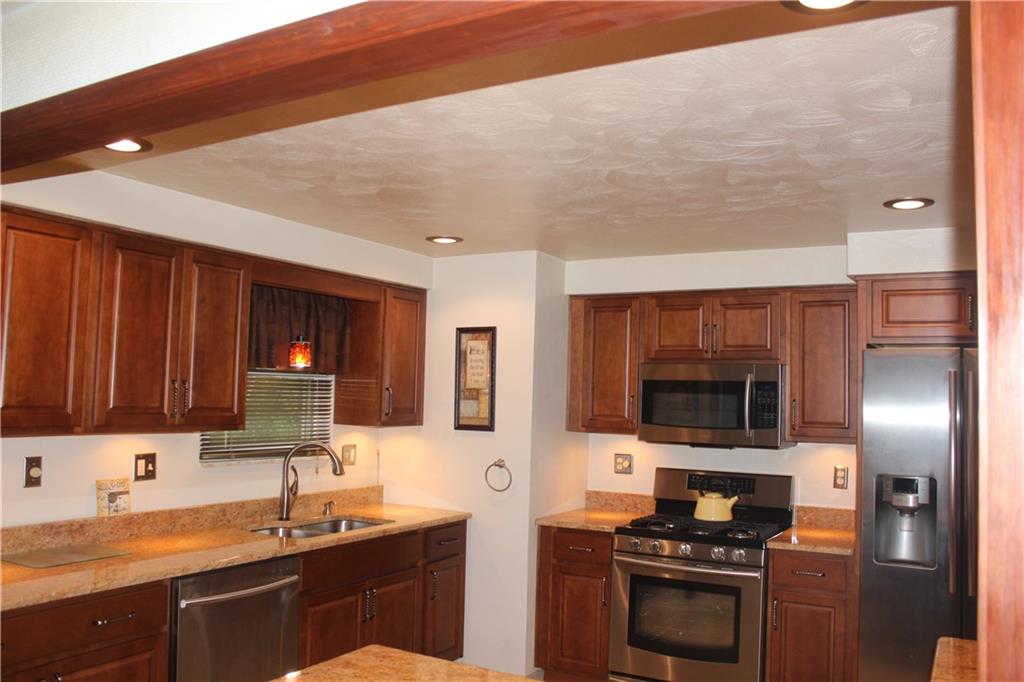 834 Beulah Road Pittsburgh, PA 15235 - Photo 15 of 24 Gallery Image 15