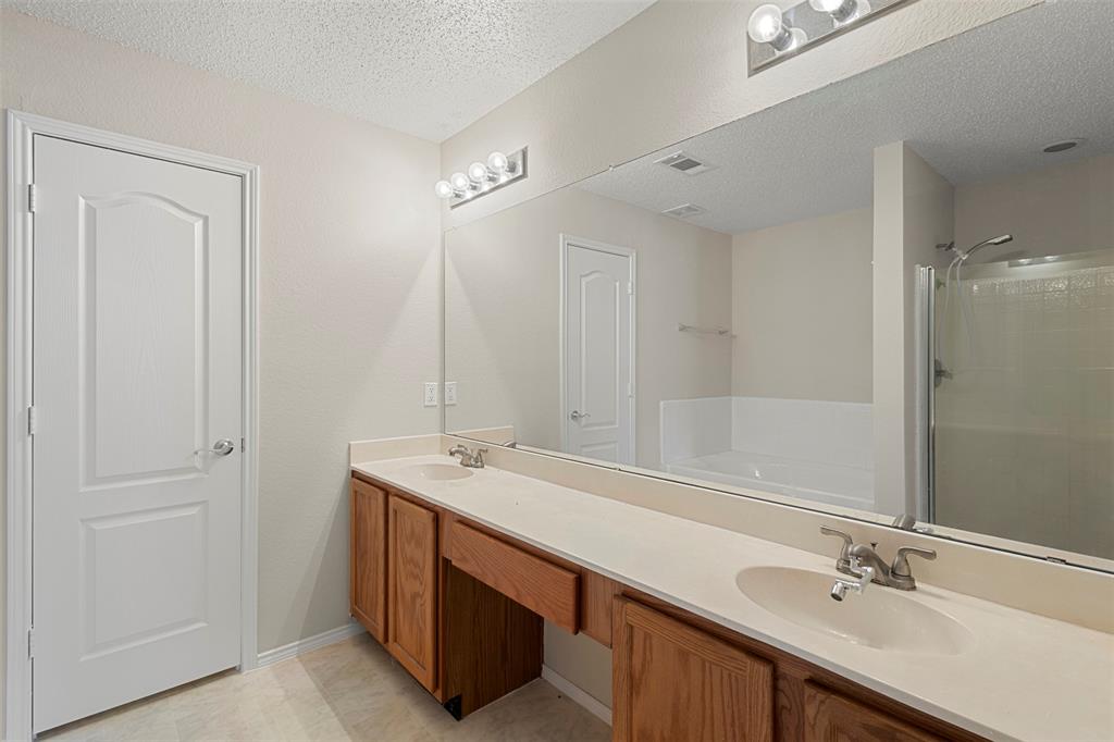 308 Valley Ridge Drive Red Oak, TX 75154 - Photo 12 of 24