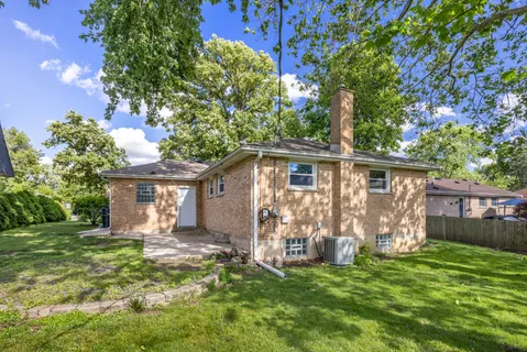 $410,000 | 712 Spring Street, Roselle, IL 60172