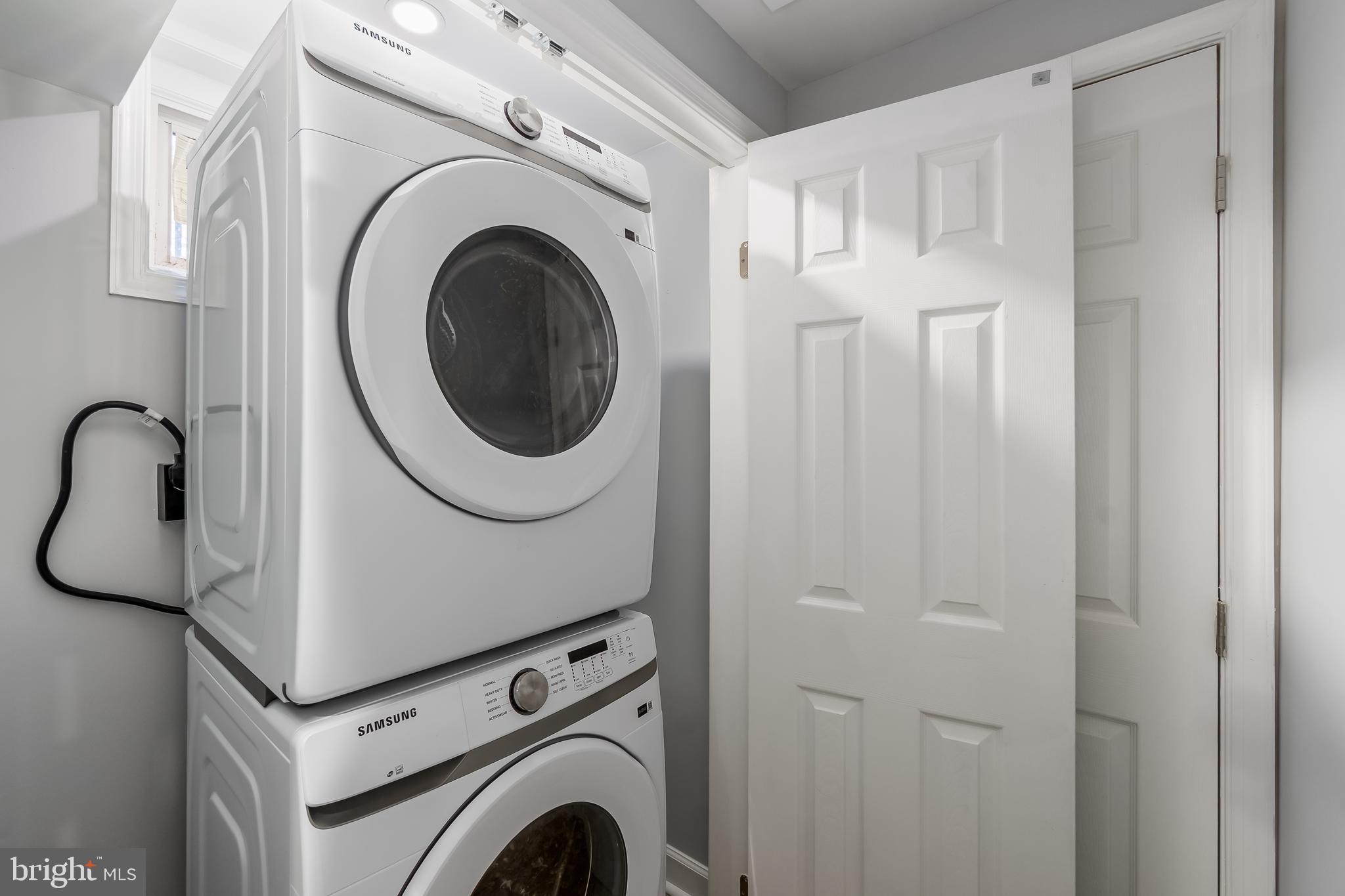 1401 18th Place Southeast Washington, DC 20020 - Photo 34 of 38 a utility room with dryer and washer