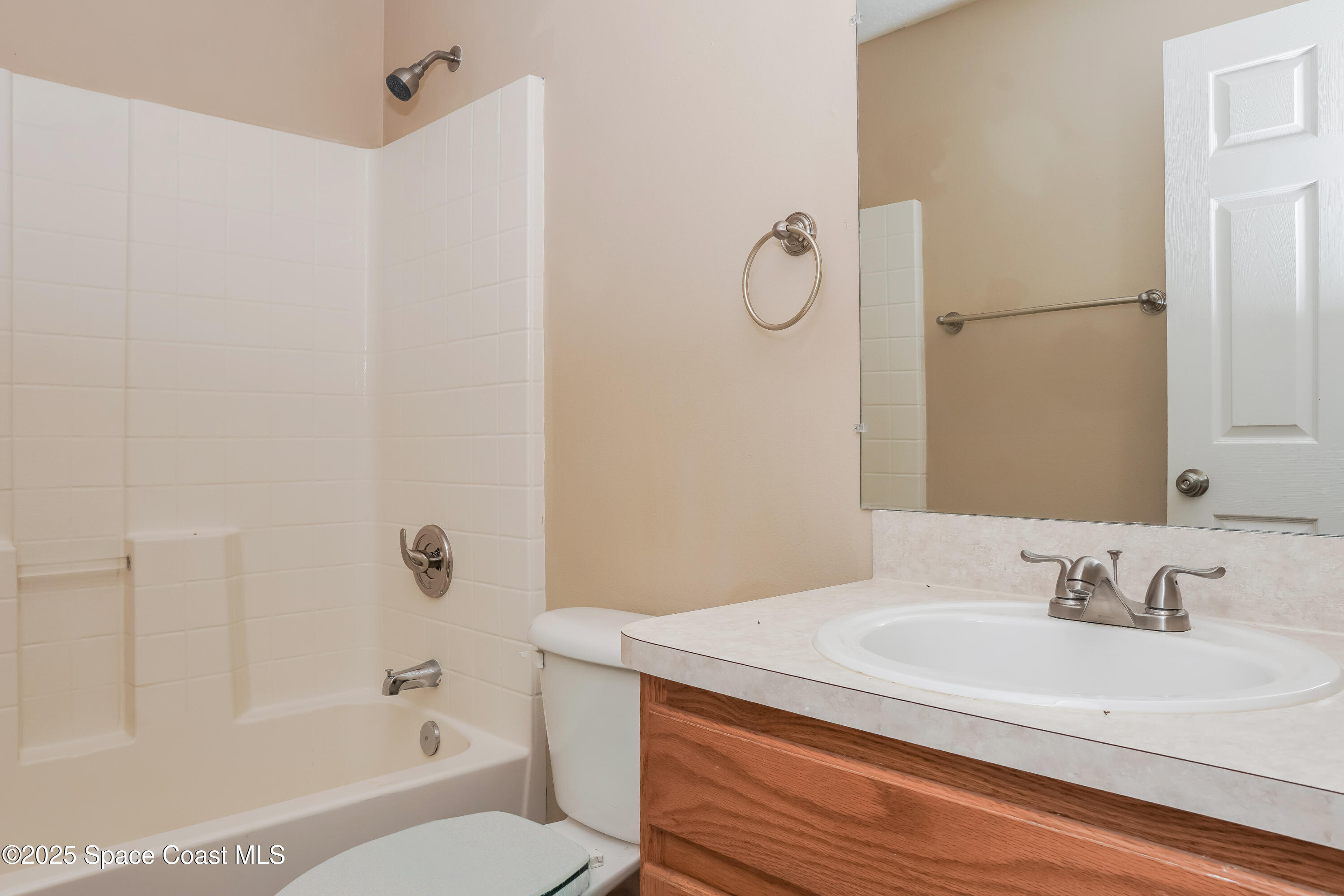 225 Gordon Road Northwest Palm Bay, FL 32907 - Photo 14 of 17 014-photo-bathroom-11046479