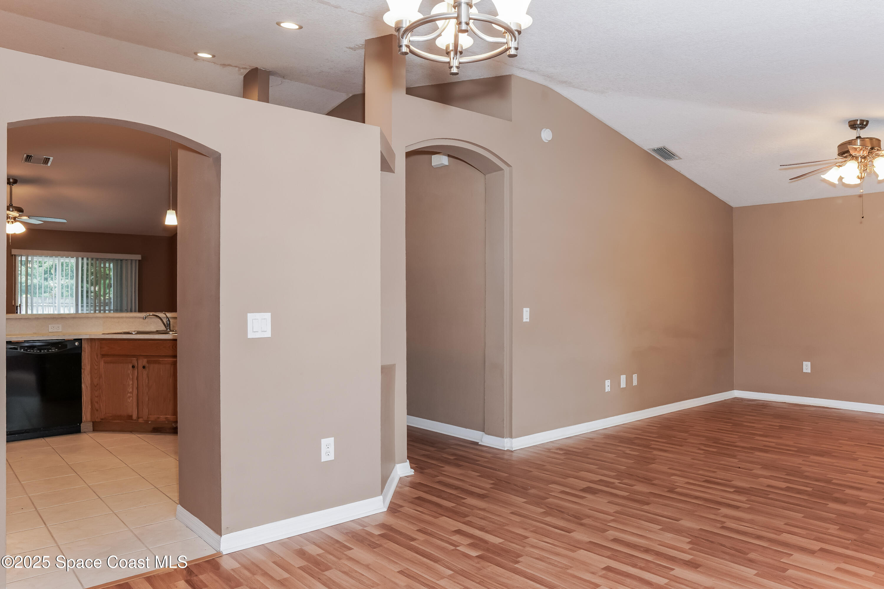 225 Gordon Road Northwest Palm Bay, FL 32907 - Photo 5 of 17 005-photo-dining-room-11046491