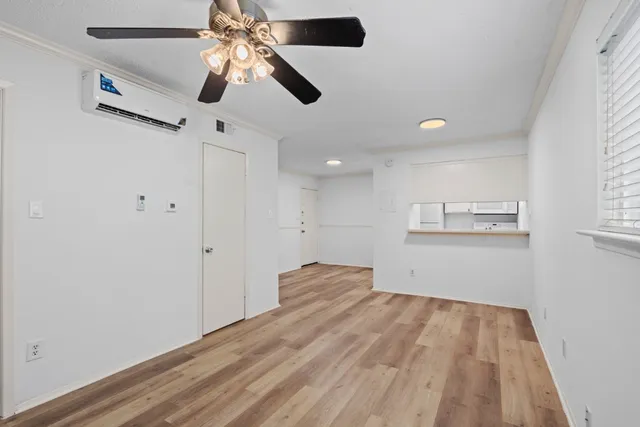 $799 | 4105 Speedway, Unit 204, Austin, TX 78751