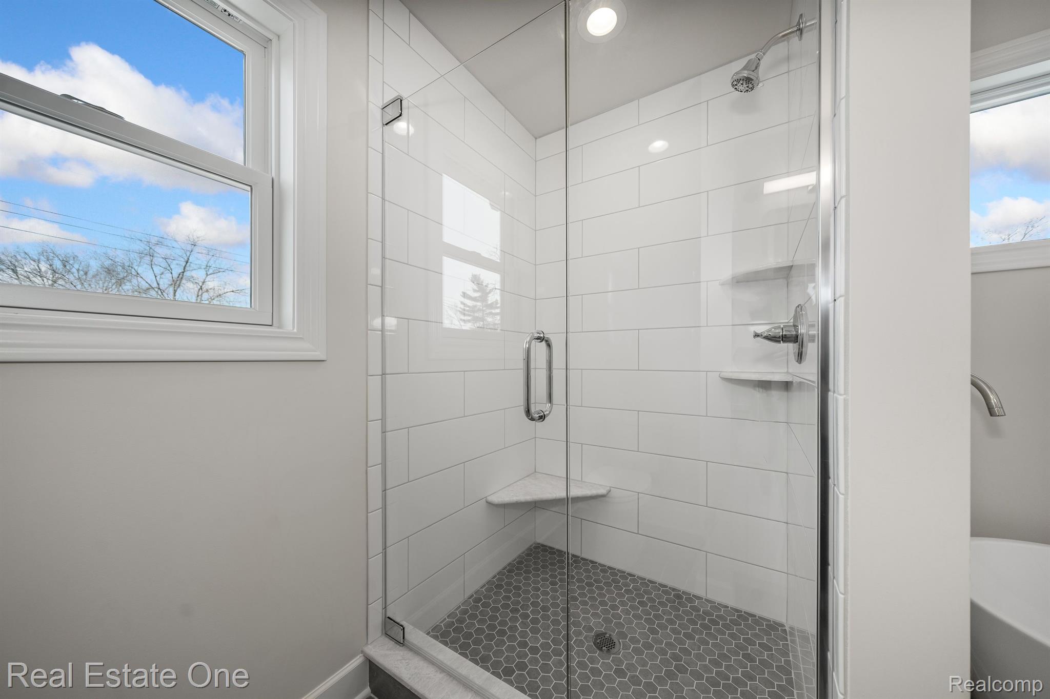 3169 Cumberland Road Berkley, MI 48072 - Photo 27 of 36 Primary shower w/euro glass