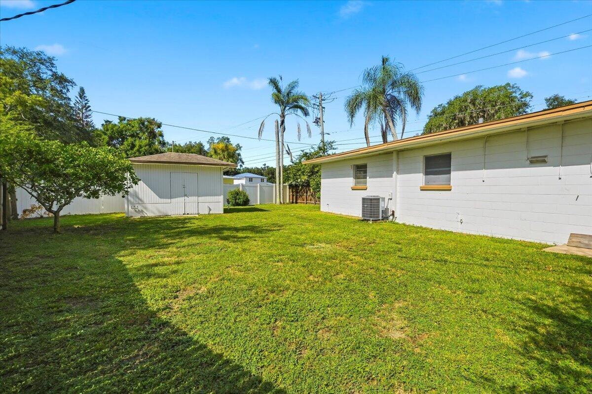 1408 New Jersey Road Lakeland, FL 33803 - Photo 10 of 58 10-Exterior Back