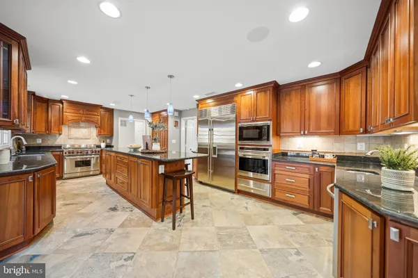 $2,795,000 | 6710 Wemberly Way, McLean, VA 22101