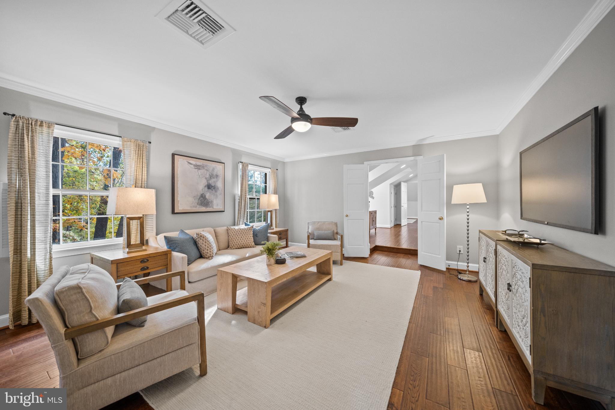 6710 Wemberly Way McLean, VA 22101 - Photo 27 of 46 Primary sitting area