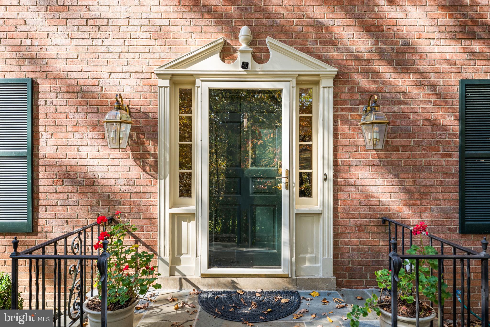 6710 Wemberly Way McLean, VA 22101 - Photo 4 of 46