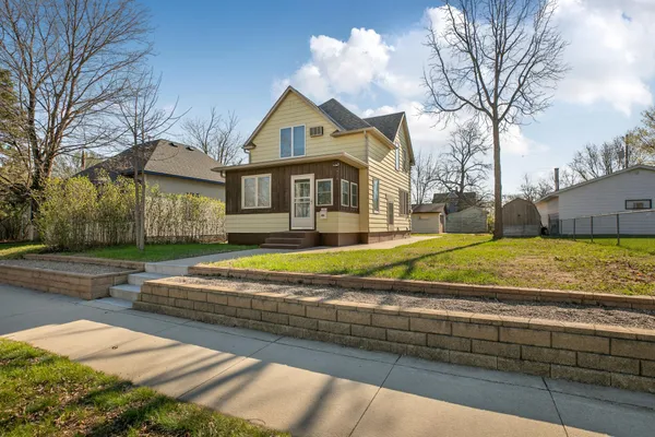 $189,900 | 426 20th Avenue North, St. Cloud, MN 56303