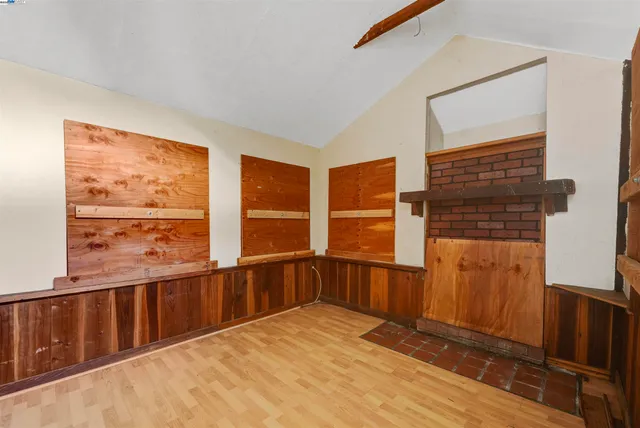 a view of a storage & utility room with washer and dryer