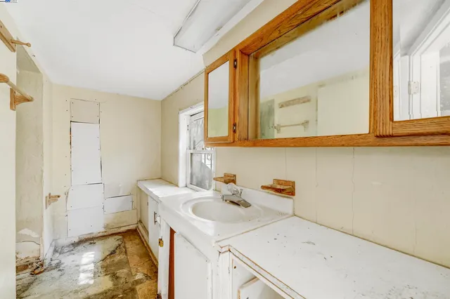 $545,000 | 2713 Coolidge Avenue, Oakland, CA 94601