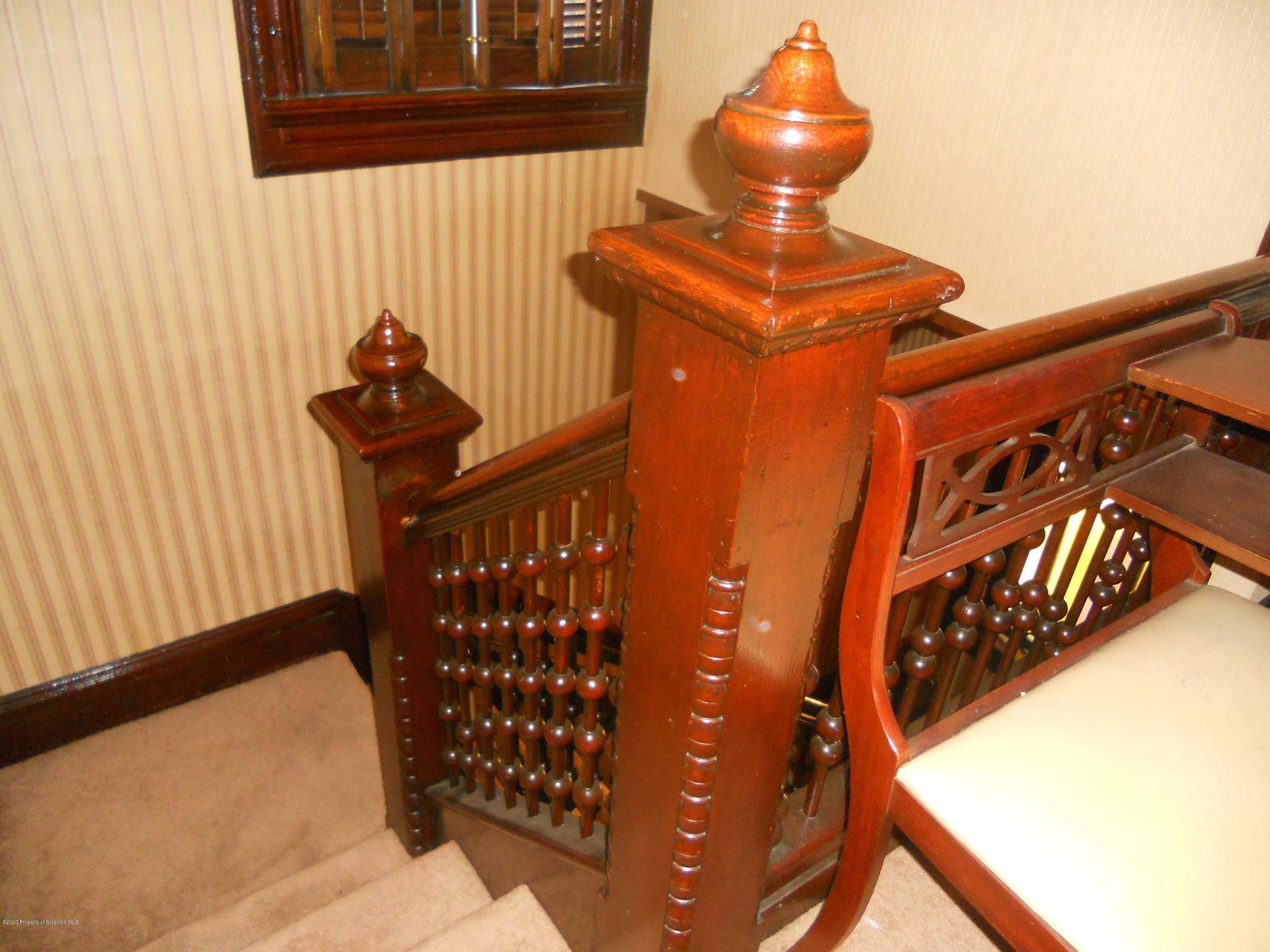 153 Spring Street Scranton, PA 18508 - Photo 36 of 45 Staircase