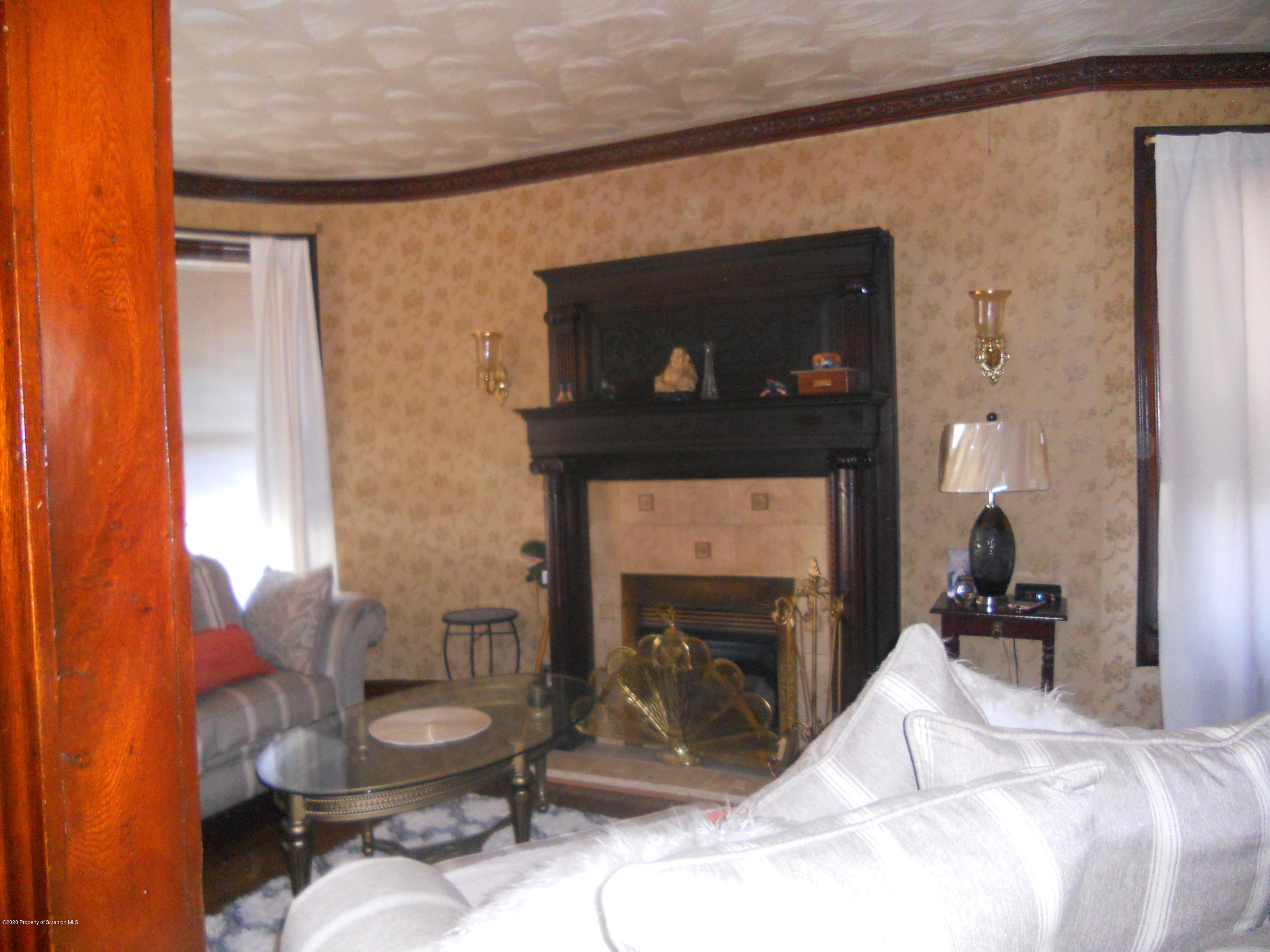 153 Spring Street Scranton, PA 18508 - Photo 8 of 45 Living Room
